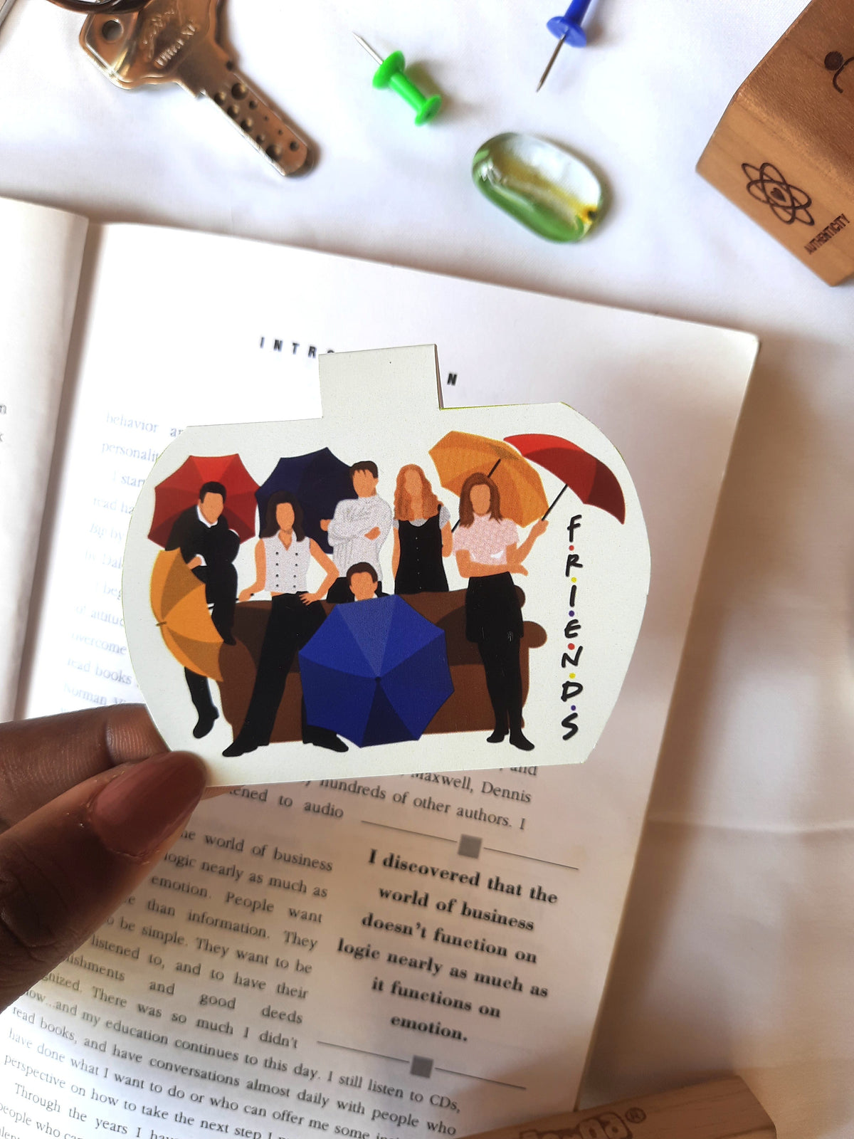 Friends On Couch - Magnetic Bookmark
