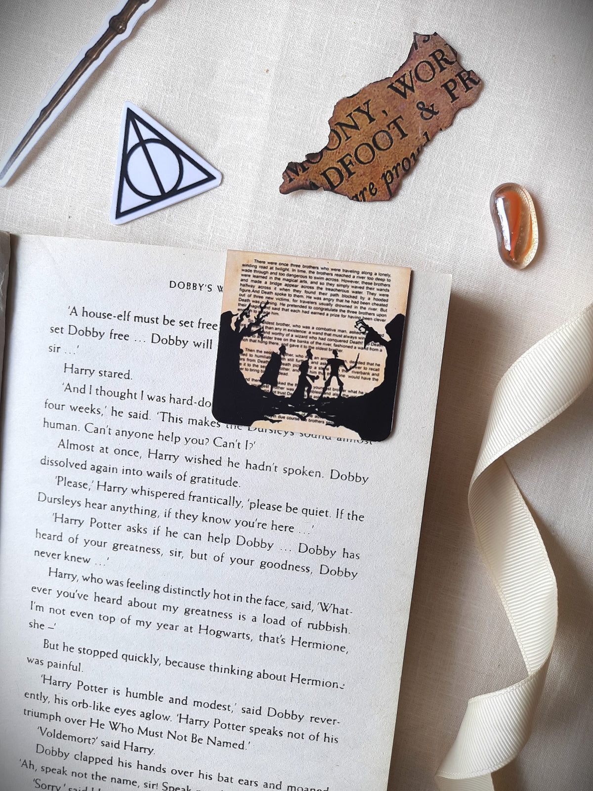 Deathly Hallows - Magnetic Bookmark