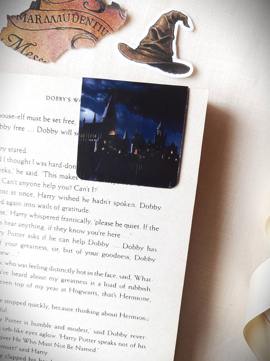 World of Hogwarts - Magnetic Bookamrk